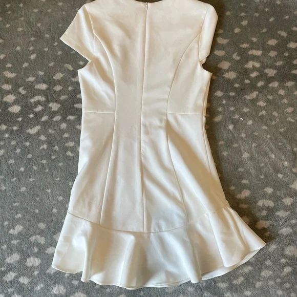 DO+BE white cap sleeve mini dress with ruffled hem - Picture 3 of 3